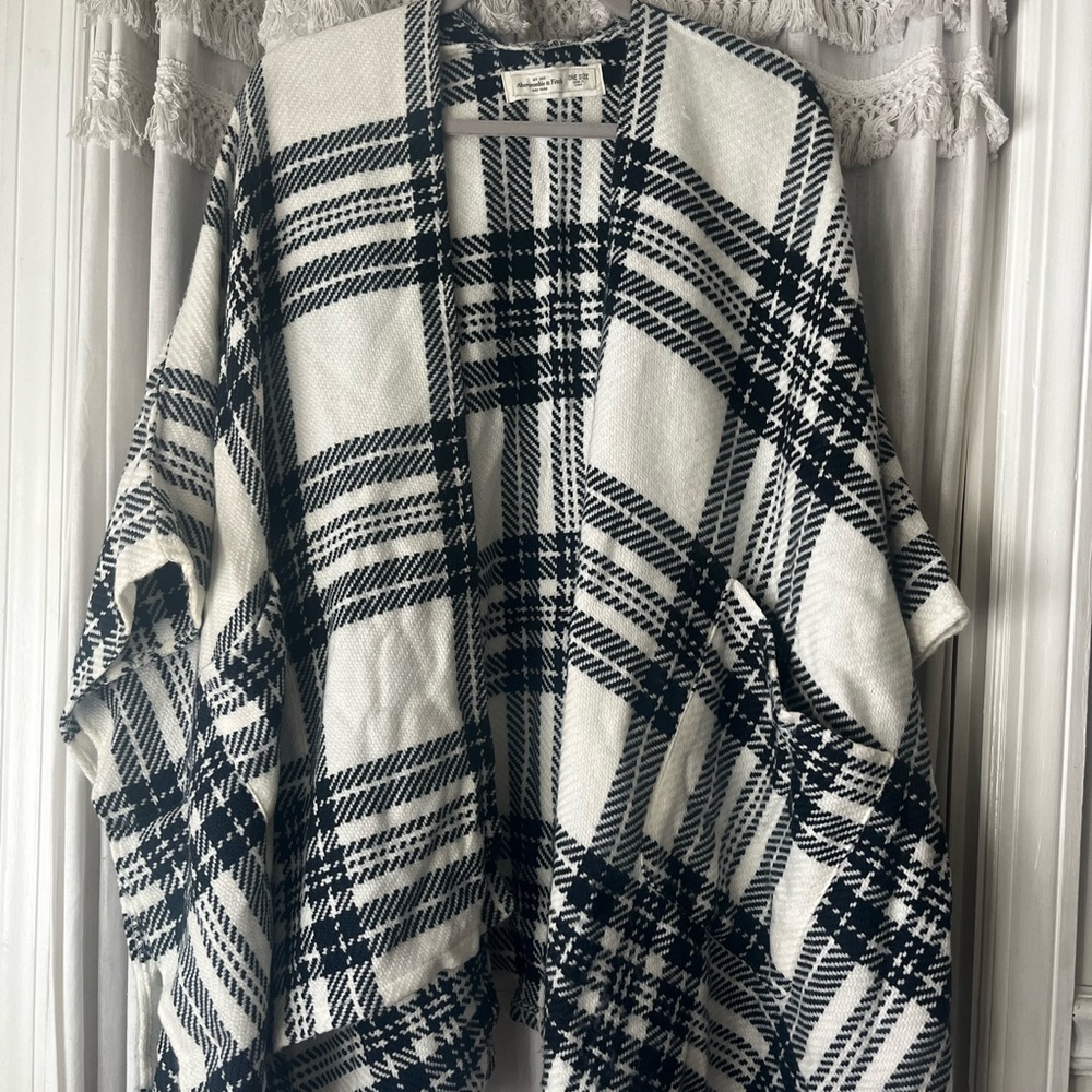 Abercrombie White and Navy Shawl